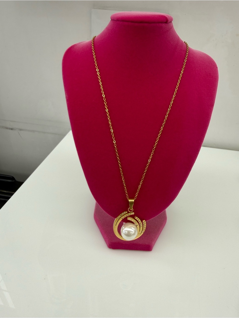 Gold Pearl Pendant Necklace with earrings- Elegant Women’s Jewelry
